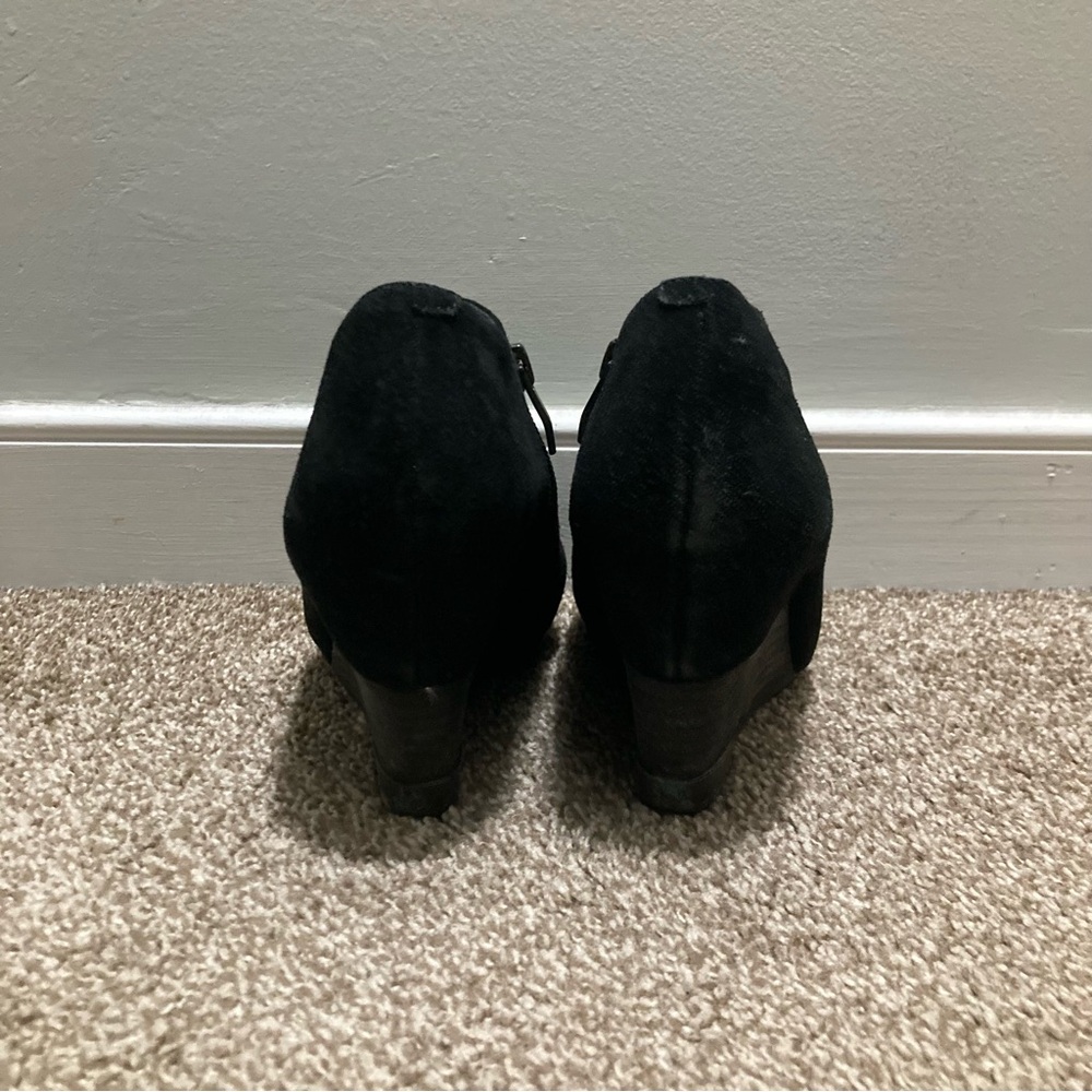 4/$10 - Vince Camuto Heeled Ankle Boots - Picture 4 of 8